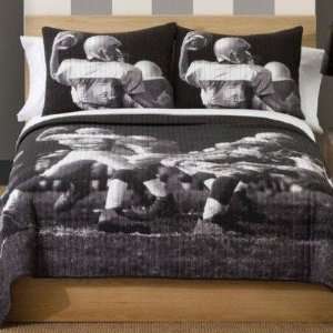  Photoreal Football Full / Queen Quilt with Two Shams