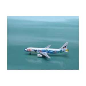  Herpa Wings Etihad B777 3OOER Model Airplane Toys & Games
