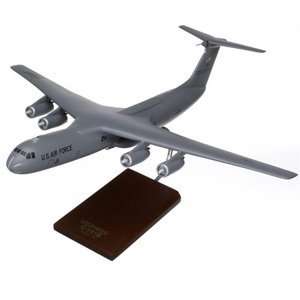  C 141B Starlifter Grey 1/100