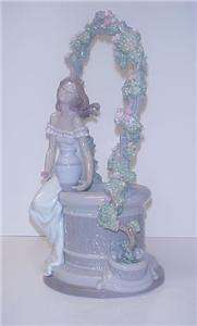 LLADRO A WISH FOR LOVE GIRL AT WELL #6562 RETIRED  