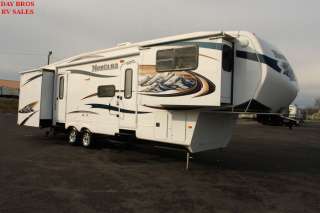 2011 KEYSTONE MONTANA W/5 SLIDES 38 RV **1 owner**  