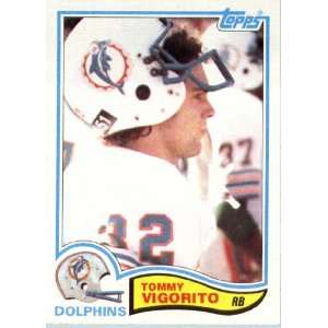  1982 Topps # 137 Tommy Vigorito Miami Dolphins Football 