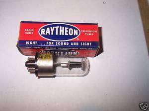 vintage rayethon radio electronic tub bulb 65qgt  