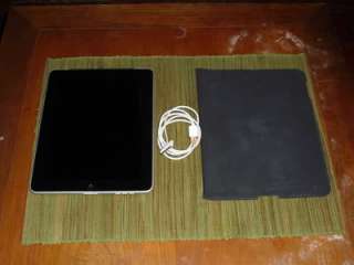 Apple iPad 16GB Wi Fi Tablet 9.7in   Black (MB292LL/A) Mint Condition 