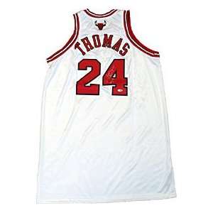 Tyrus Thomas Autographed / Signed White Game Used Chicago Bulls 