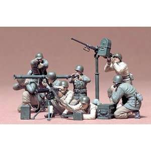   Tamiya 1/35 Scale WW2 US Gun Mortar Team Kit (8 Figures) Toys & Games