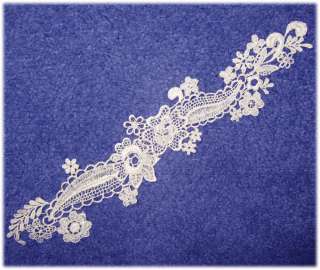 This floral scroll applique is quite awesome, long beautiful lines 