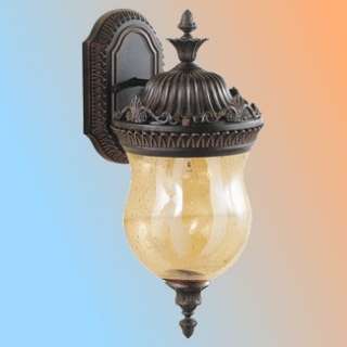 This collection evokes the majestic lanterns that graced the castles 