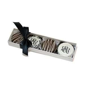 Clear View Box of 4 Oreo Cookies   2 Logo and 2 Dark Chocolate  