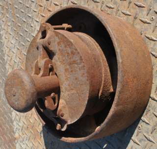   Vintage Shaft Mount Hit Miss Gas Engine Cast Iron Clutch Belt Pulley