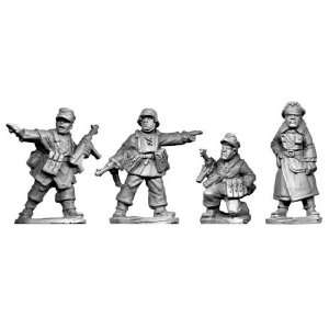   WWII 28mm German Infantry Command (late war smocks) (4) Toys & Games