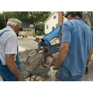  Men Pour a Concrete Driveway in Lincoln, Nebraska 