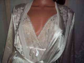   Set Linea Donatella Size Large Embroidery on Both Pieces Gown & Robe