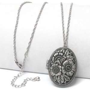   Scent Aroma Locket Pendant with 30 Adjustable Silver Color Necklace