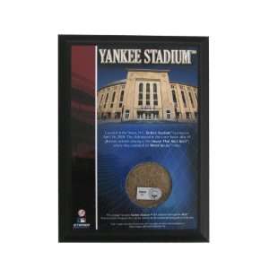  MLB New York Yankees 2009 game used dirt plaque Sports 