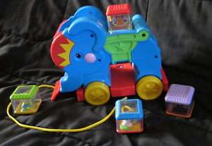 FISHER PRICE Peek a Block Circus ELEPHANT Pull TOY  