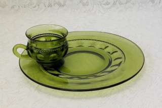 INDIANA GLASS CO. SNACK SET KINGS CROWN PATTERN OLIVE  