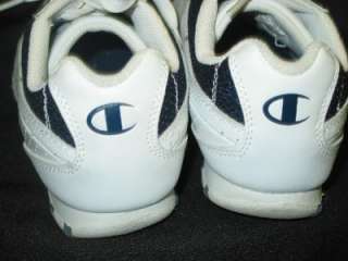 WOMENS CHAMPION WHITE LEATHER ATHLETIC SHOES 7 M  