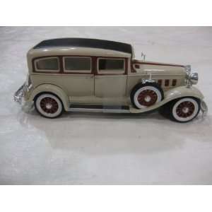  Diecast 1931 Peerless Edition in a 127 Scale with Opening 