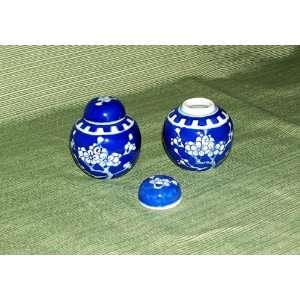   Cute Miniature Oriental Chinese Covered Jars/Urns 
