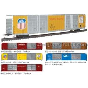   to Run 86 Hi Cube 8 Door Box Car 2 Pack   Union Pacific Toys & Games