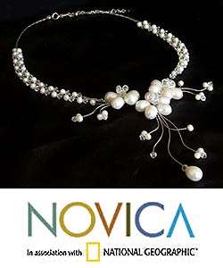 Pearl and Glass White Pearl Bouquet Necklace (4 8 mm) (Thailand 