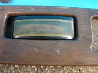 Vintage Art Deco Wood Motorola Table Radio 1938 Model 59T2 Plays 5 