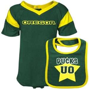    Oregon Ducks Infant Green Bib & Creeper Set
