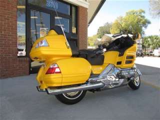 2010 HONDA Goldwing   Click to see full size photo viewer