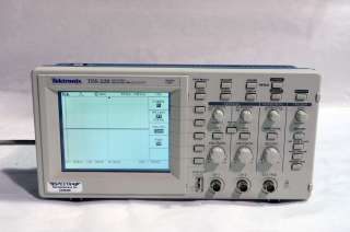 Tektronix TDS220 Digital Oscilloscope 100 MHz 1GS/s 2 Channel  