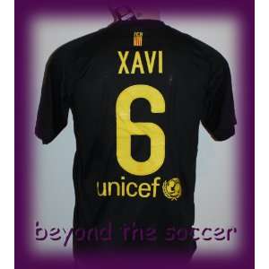 FC BARCELONA AWAY XAVI 6 FOOTBALL SOCCER JERSEY MEDIUM