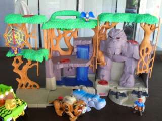 IMAGINEXT GORILLA MOUNTAIN & JEEP WITH SABRE TOOTH TIGER JUNGLE LIGHTS 