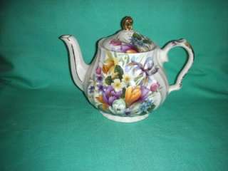 Windsor England Floral, Tulip, Iris, Violets 6 cup Teapot  