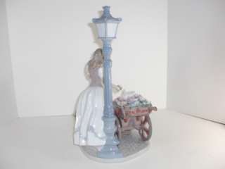 Lladro Flowers For Everyone 01006809 Porcelain Figurine With Damage 