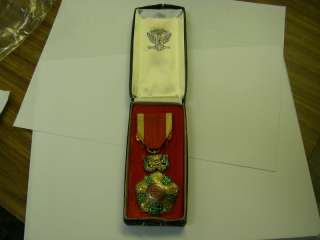 z194 RVN Vietnam National Order Knight 5th class  